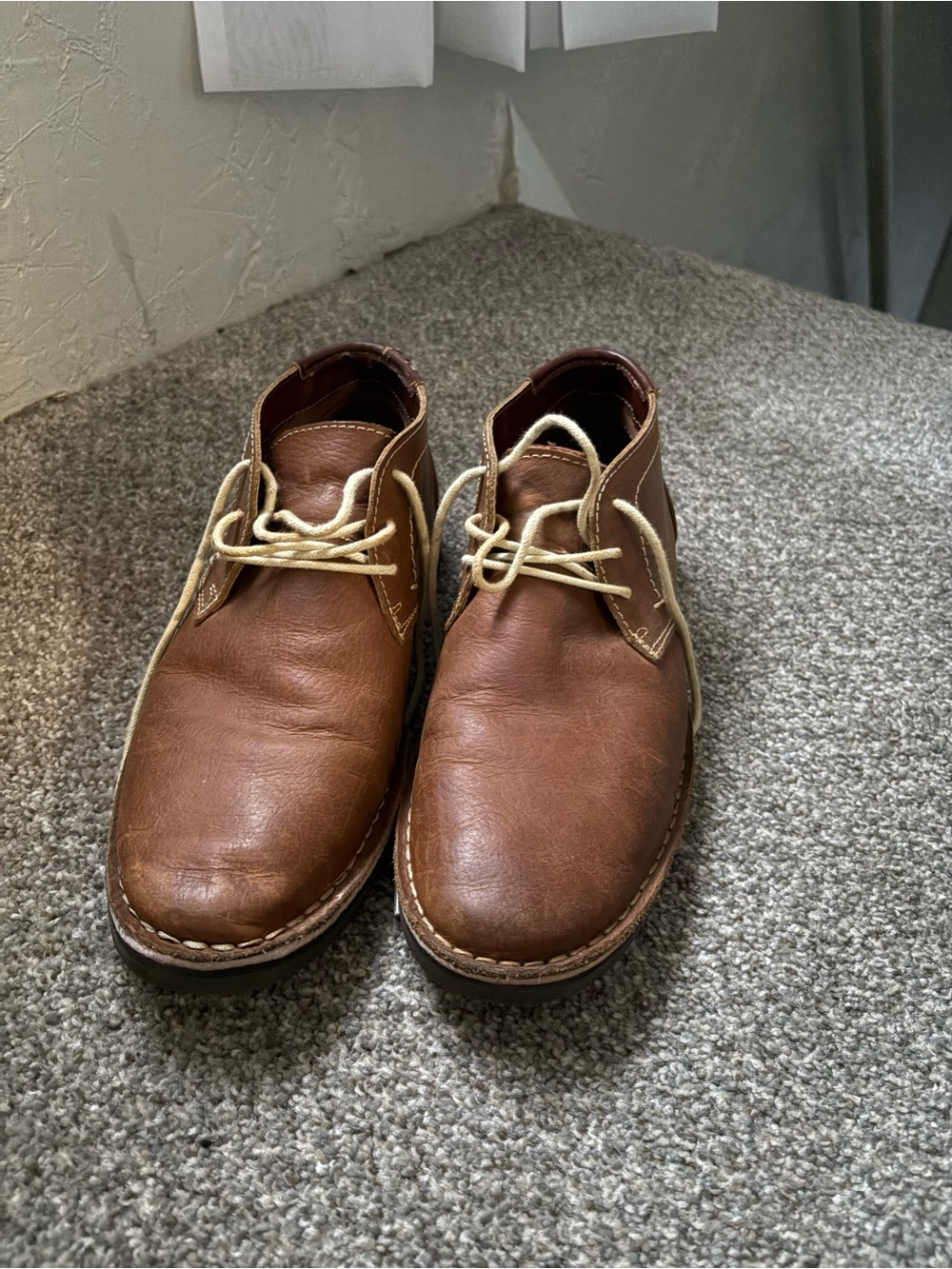 Kenneth Cole Reaction Chestnut Brown Leather Oxfords with Cream Laces